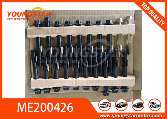 OEM ME200426 Śruby głowicy cylindra dla silnika Mitsubishi 4M40 4M40T z materiałem stalowym